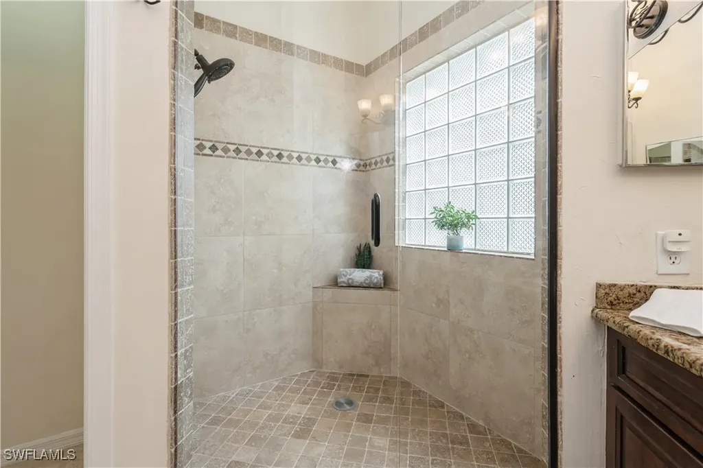 81 Silver Oaks Circle Naples FL 34119