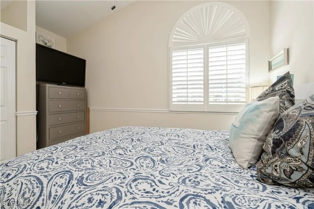 81 Silver Oaks Circle Naples FL 34119