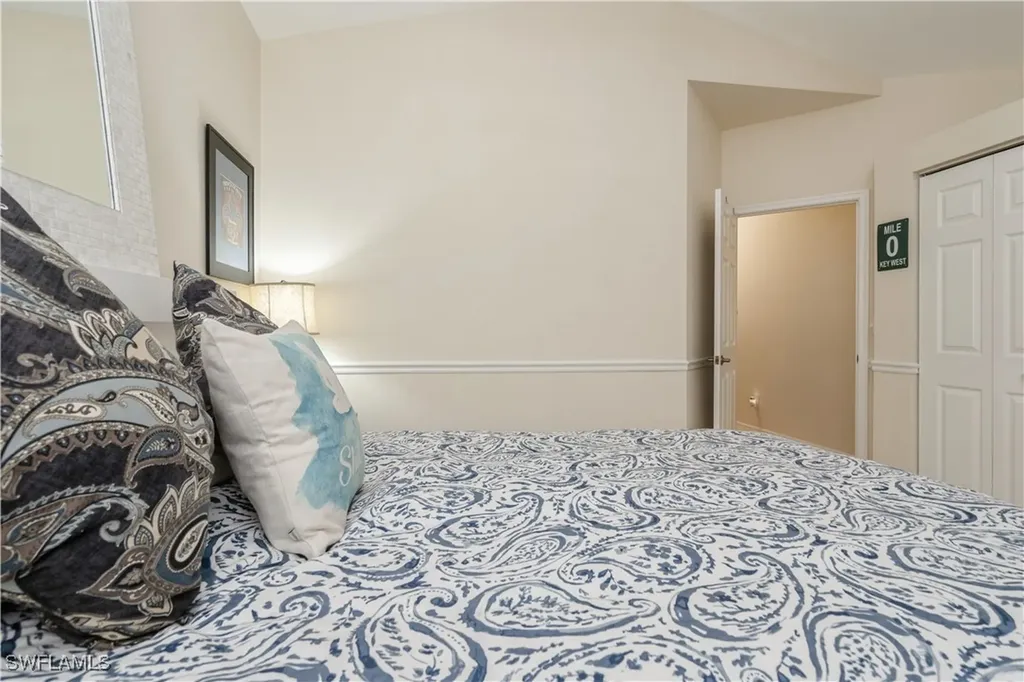 81 Silver Oaks Circle Naples FL 34119
