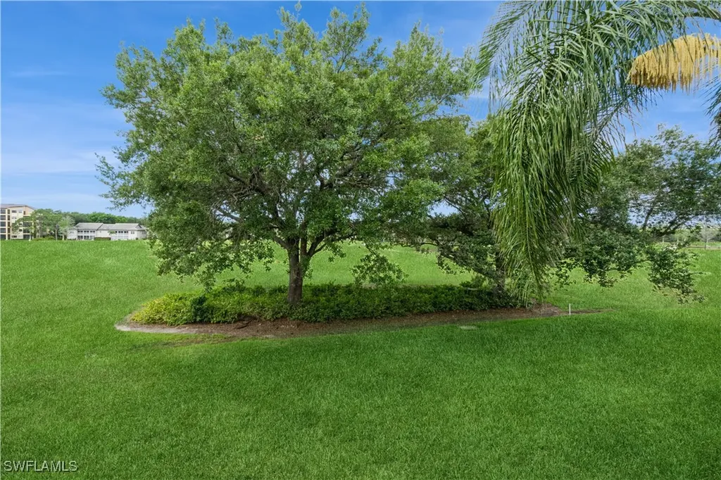 81 Silver Oaks Circle Naples FL 34119