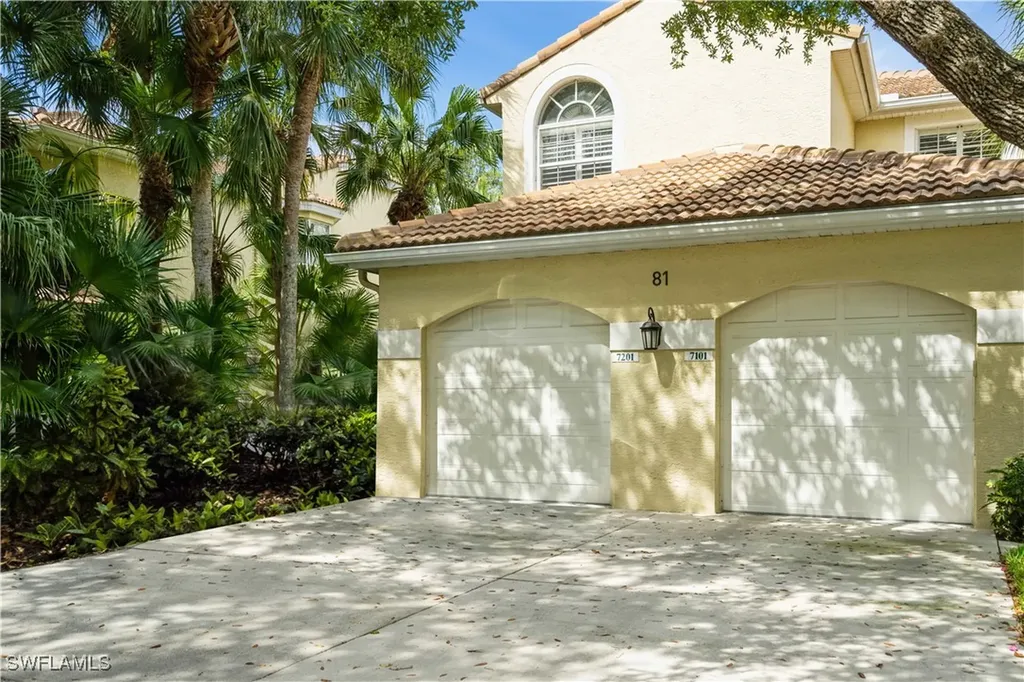81 Silver Oaks Circle Naples FL 34119
