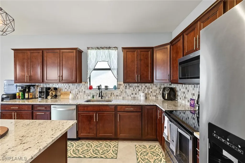 3544 E Hampton Circle Alva FL 33920