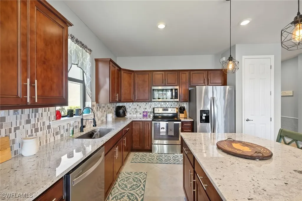 3544 E Hampton Circle Alva FL 33920