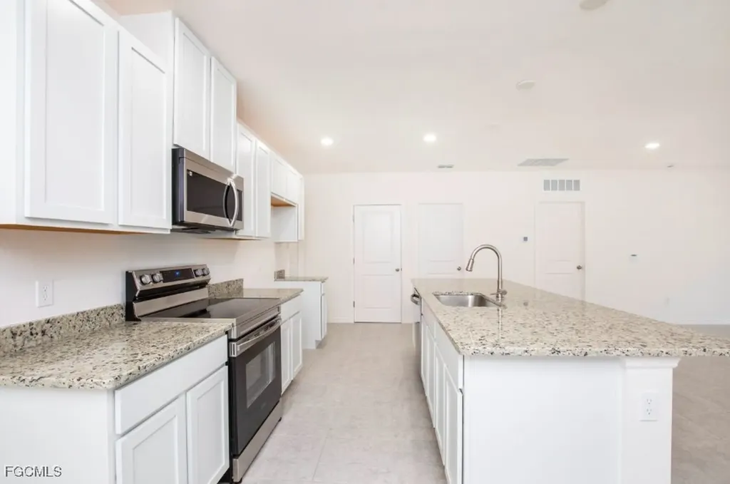 421 NW 16th Place Cape Coral FL 33993