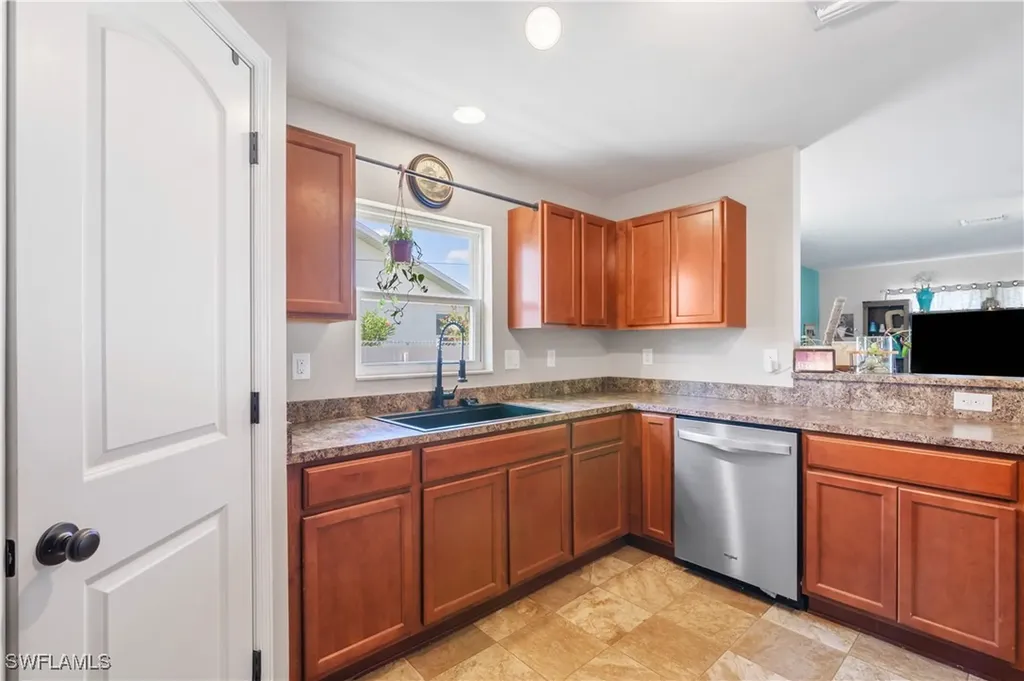 420 SE 13th Court Cape Coral FL 33990