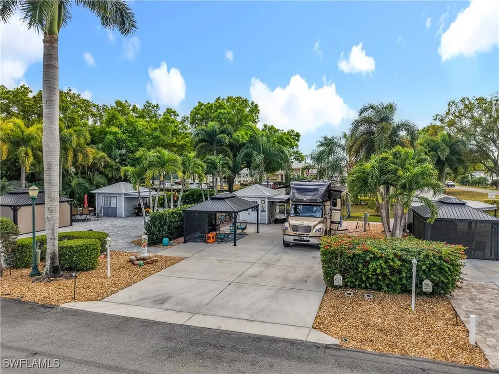 10130 Shadowood Court Fort Myers FL 33905