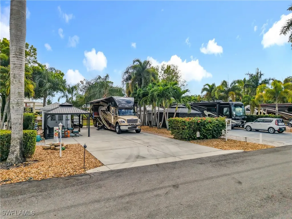 10130 Shadowood Court Fort Myers FL 33905