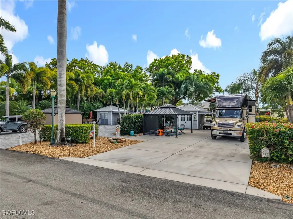 10130 Shadowood Court Fort Myers FL 33905