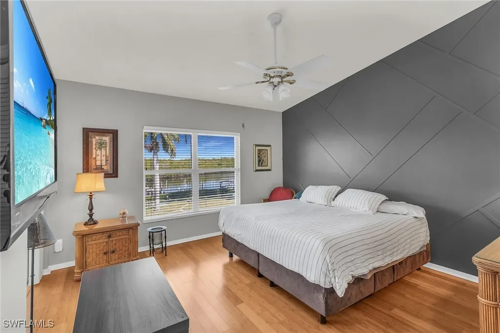 162 Newport Drive Naples FL 34114