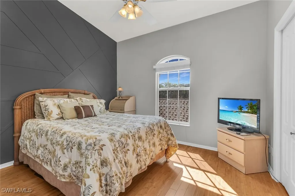 162 Newport Drive Naples FL 34114