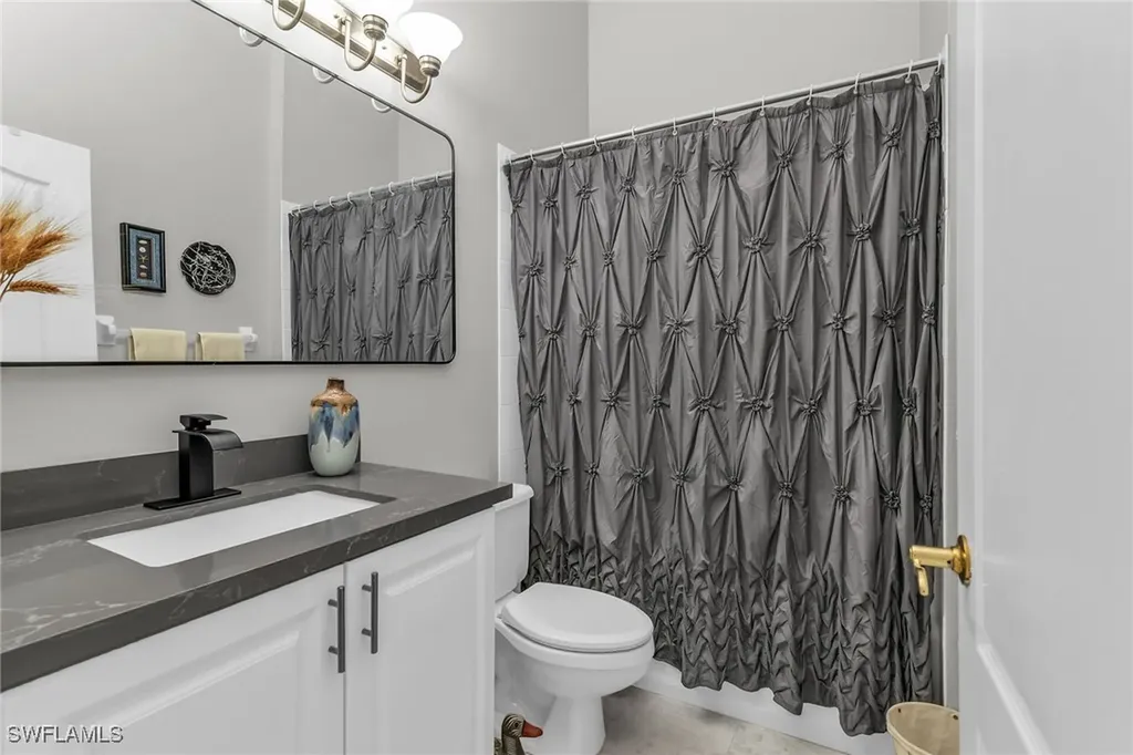 162 Newport Drive Naples FL 34114