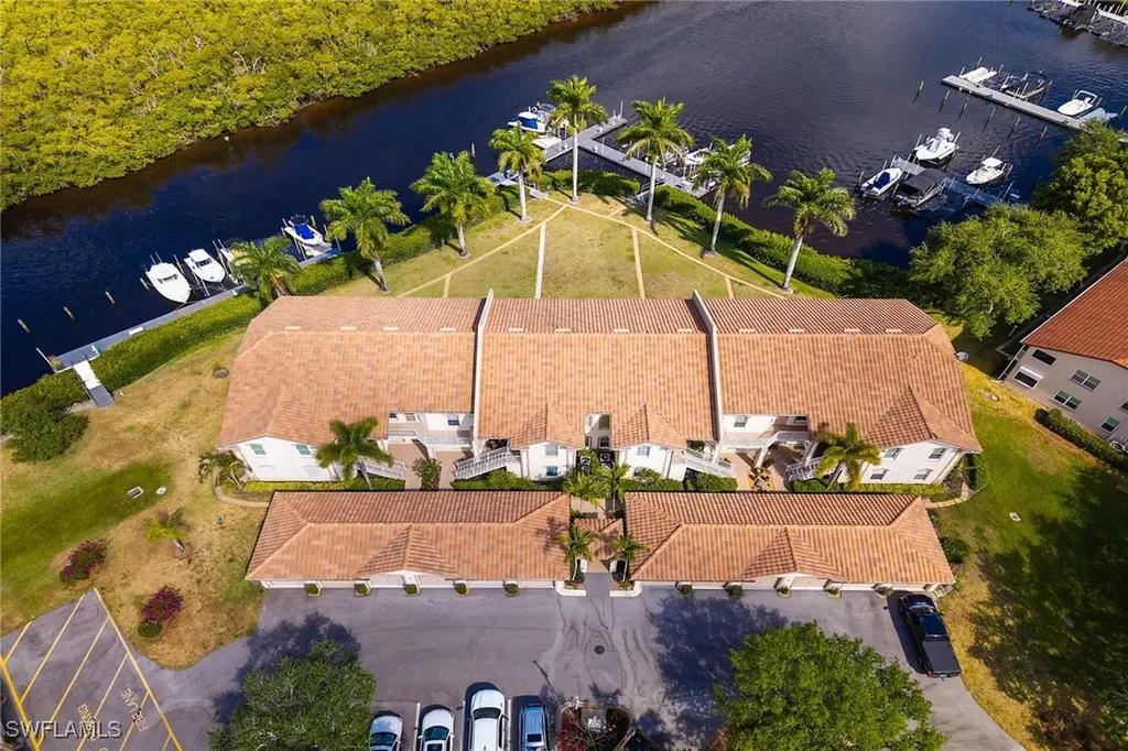 162 Newport Drive Naples FL 34114