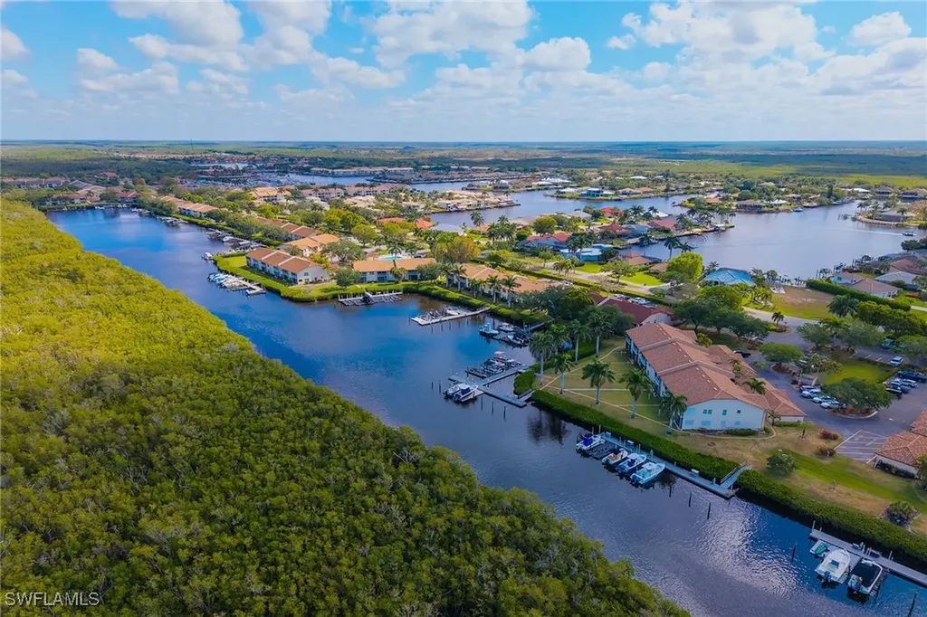 162 Newport Drive Naples FL 34114