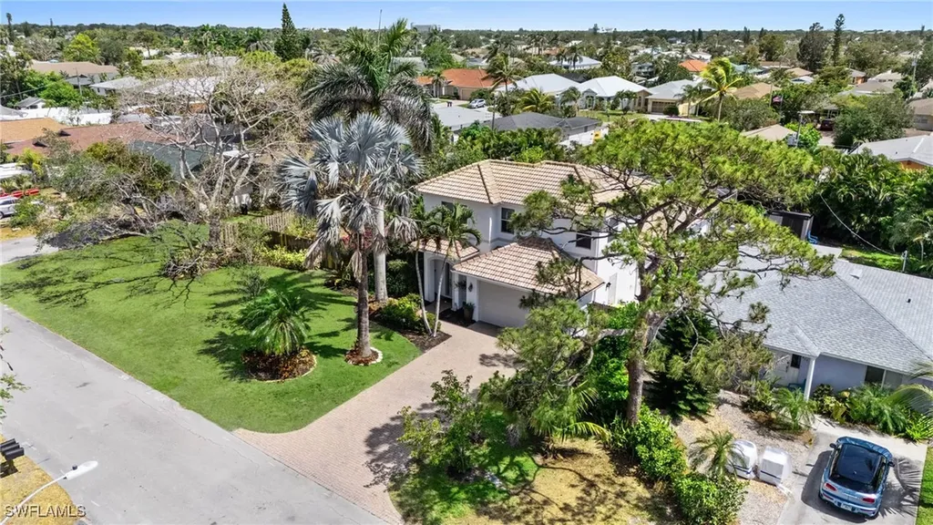 636 102nd Avenue N Naples FL 34108