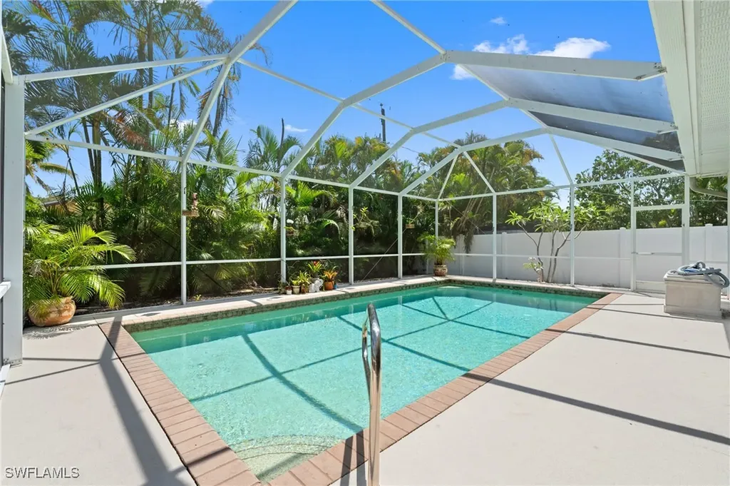 636 102nd Avenue N Naples FL 34108