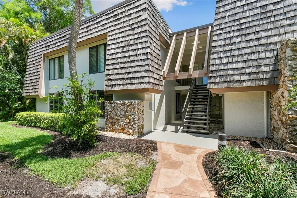 105 Wilderness Drive Naples FL 34105