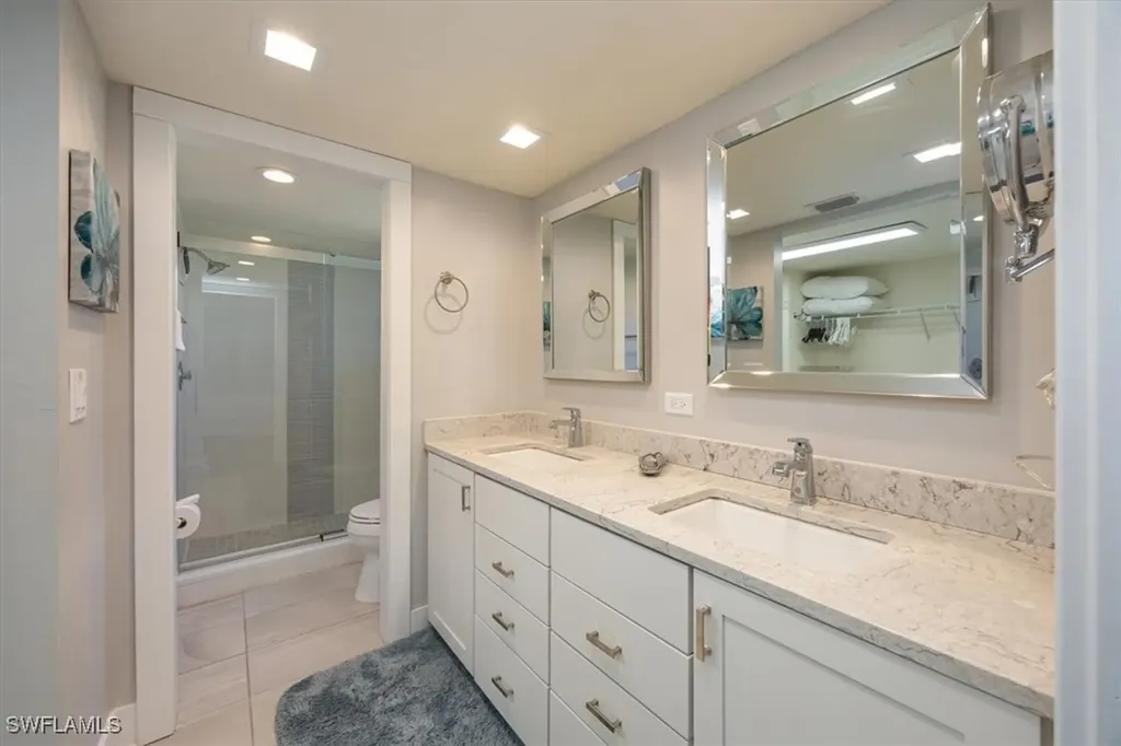527 Lake Louise Circle Naples FL 34110
