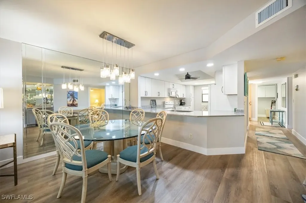 527 Lake Louise Circle Naples FL 34110