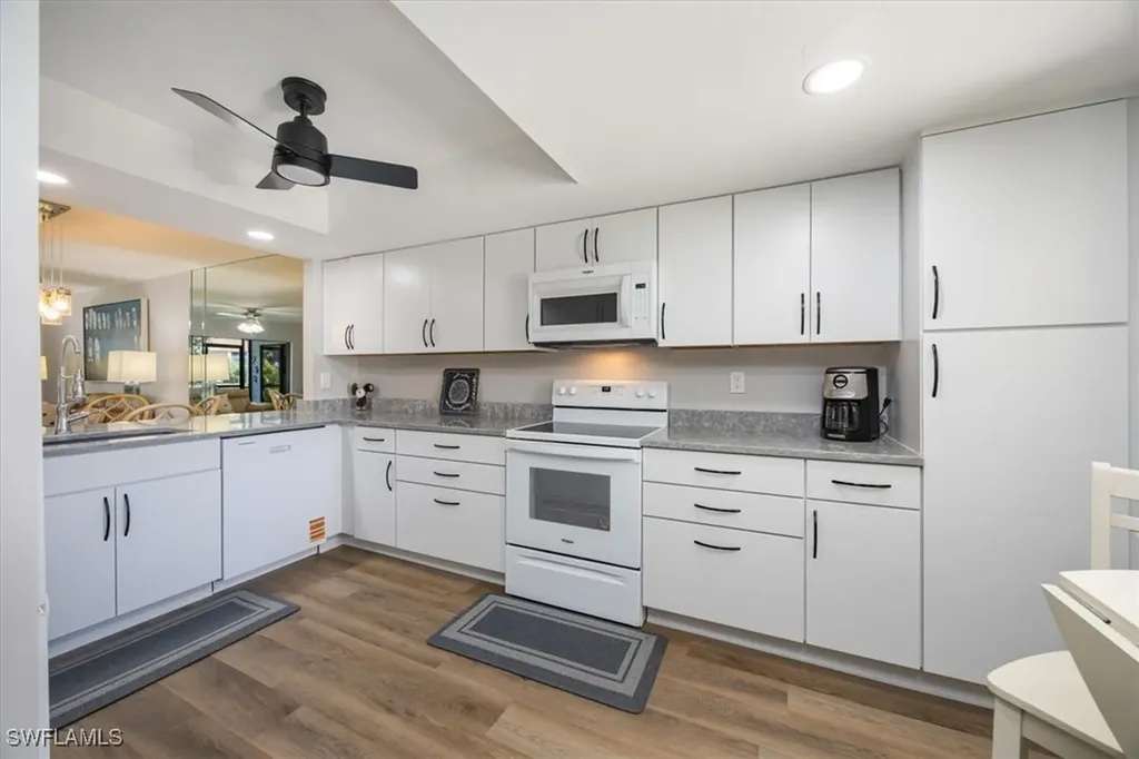 527 Lake Louise Circle Naples FL 34110
