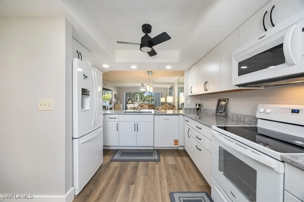 527 Lake Louise Circle Naples FL 34110