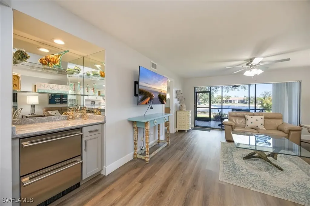 527 Lake Louise Circle Naples FL 34110