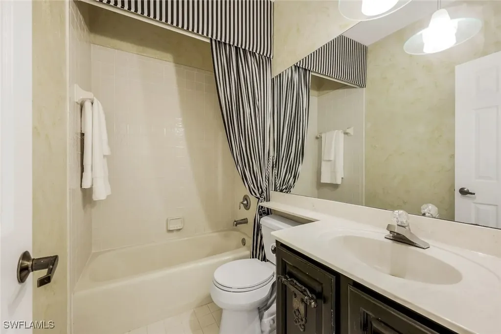 27181 Kindlewood Lane Bonita Springs FL 34134