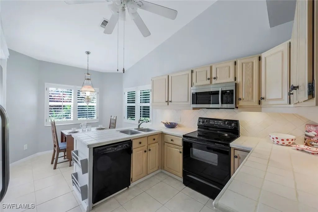 27181 Kindlewood Lane Bonita Springs FL 34134
