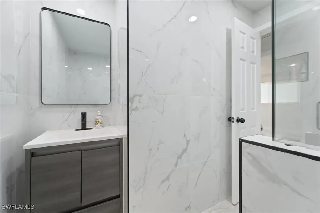 1115 Central Drive Naples FL 34104