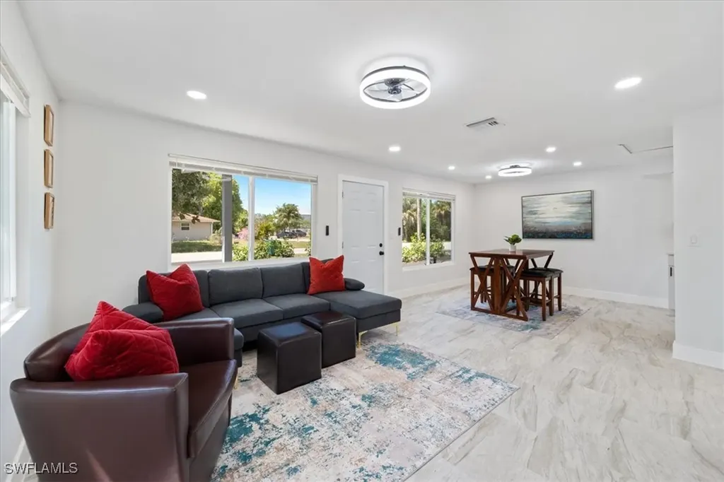 1115 Central Drive Naples FL 34104