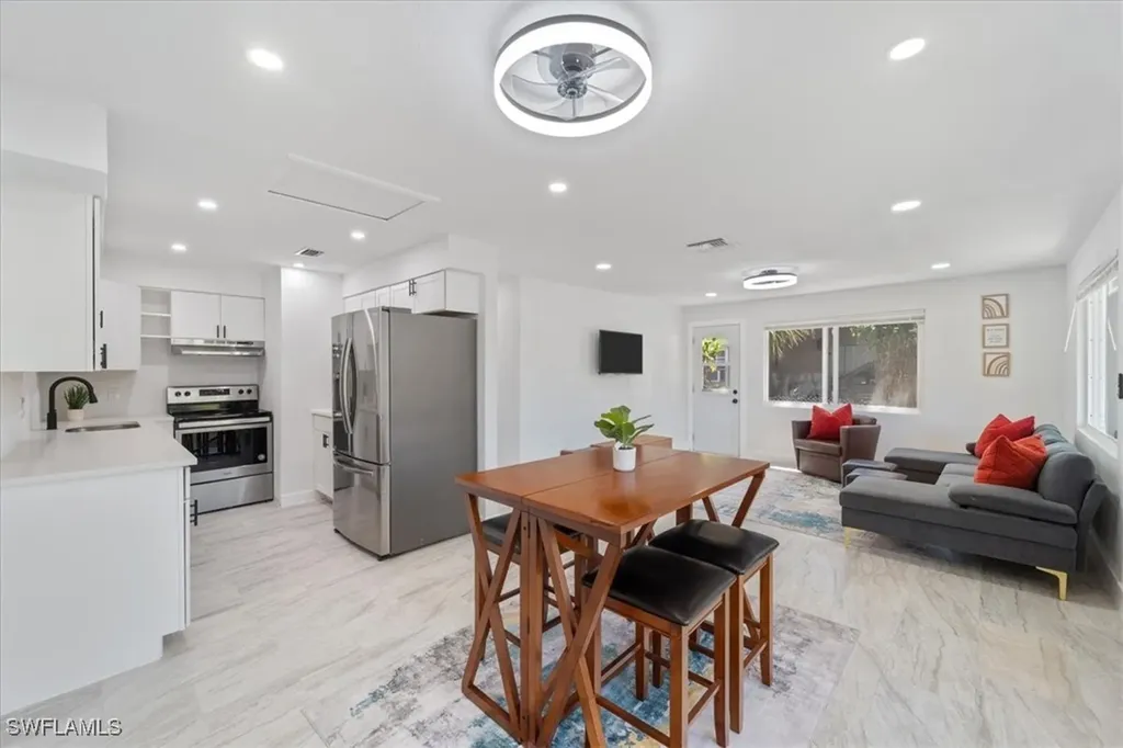 1115 Central Drive Naples FL 34104