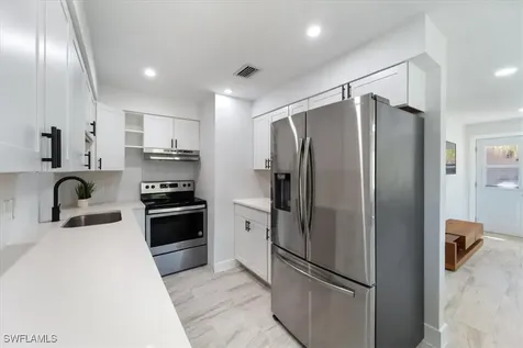 1115 Central Drive Naples FL 34104