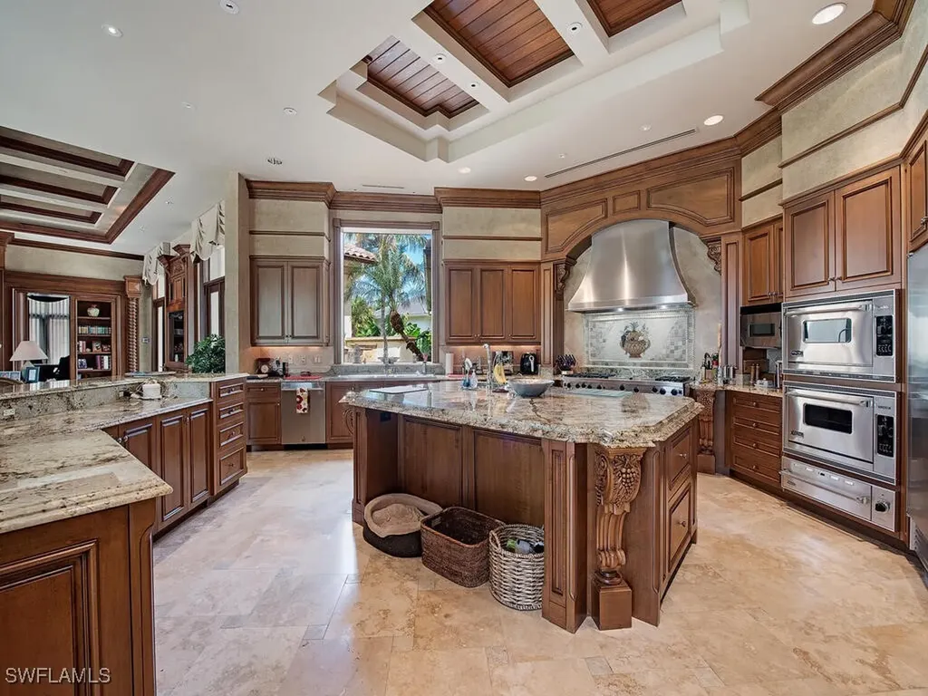 9663 Mashie Court Naples FL 34108