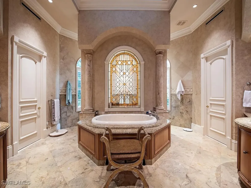 9663 Mashie Court Naples FL 34108