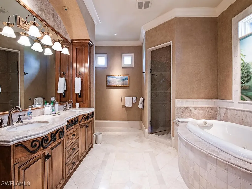 9663 Mashie Court Naples FL 34108
