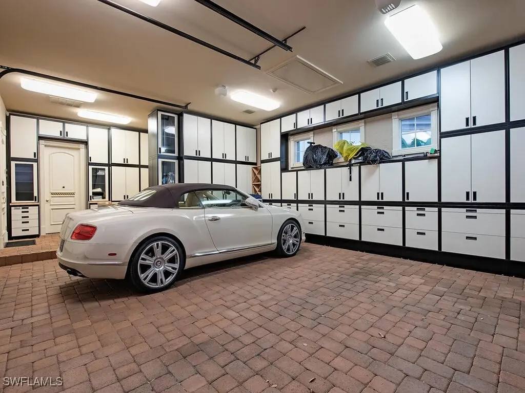 9663 Mashie Court Naples FL 34108