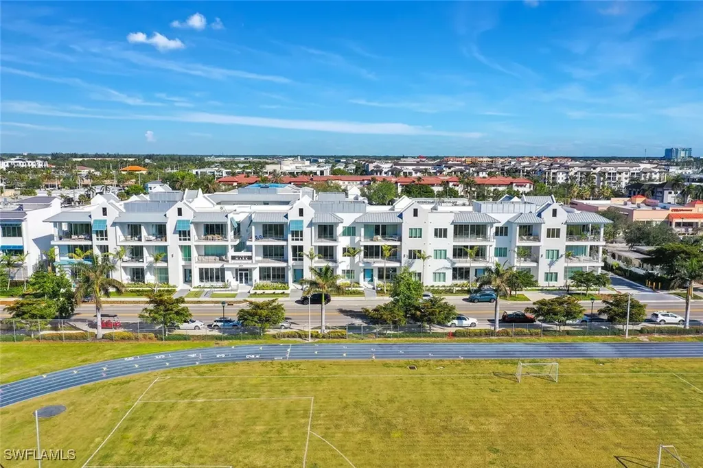 201 8th Street S Naples FL 34102