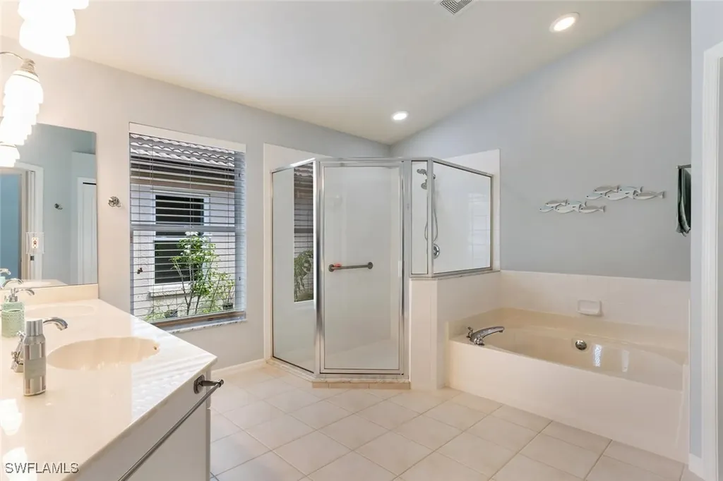 8449 Indian Wells Way Naples FL 34113