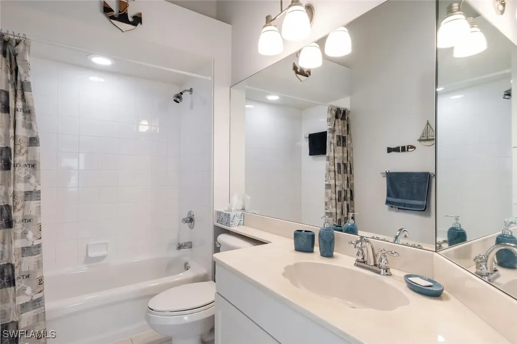 8449 Indian Wells Way Naples FL 34113