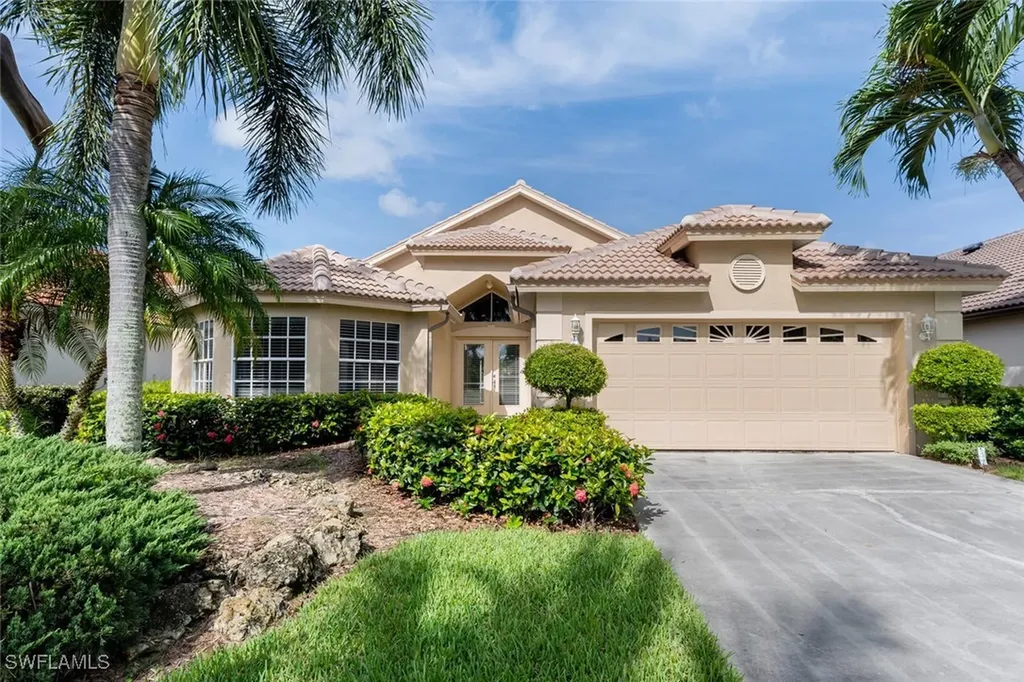 8449 Indian Wells Way Naples FL 34113