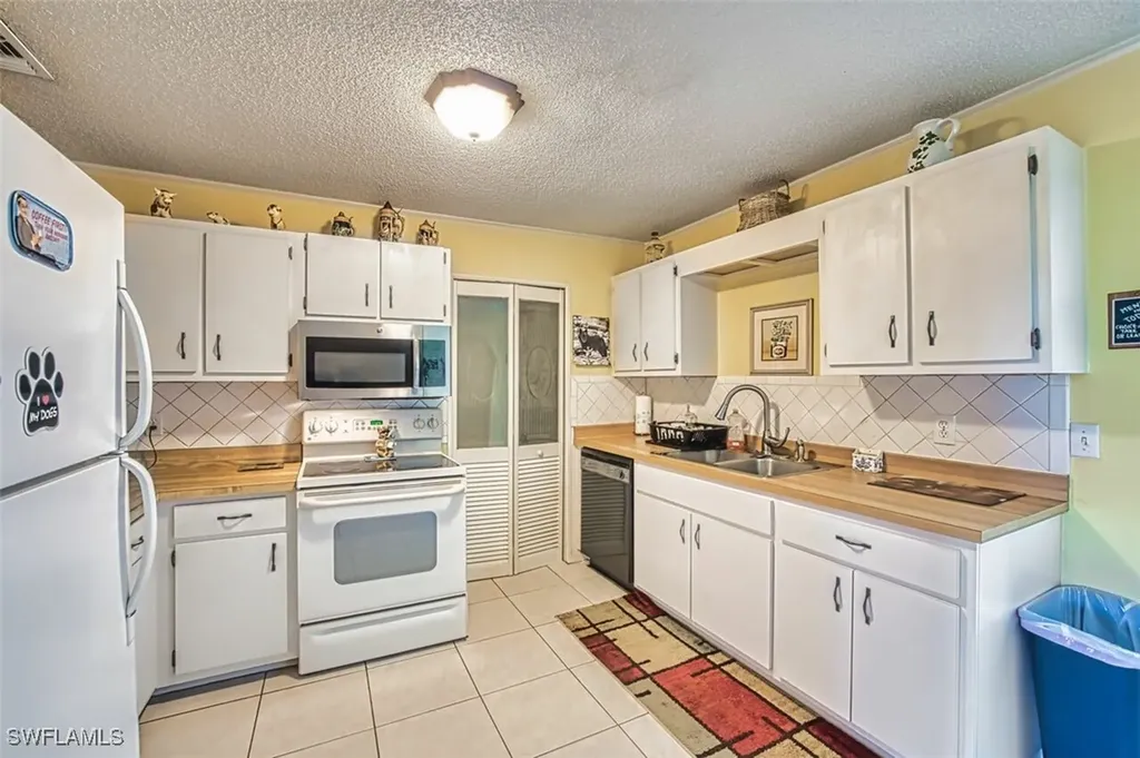 4005 15th Street SW Lehigh Acres FL 33976