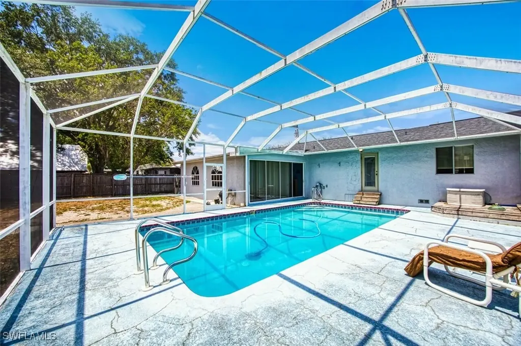 4005 15th Street SW Lehigh Acres FL 33976