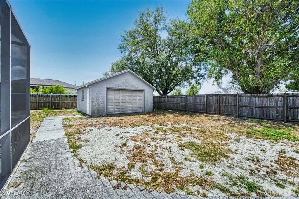 4005 15th Street SW Lehigh Acres FL 33976