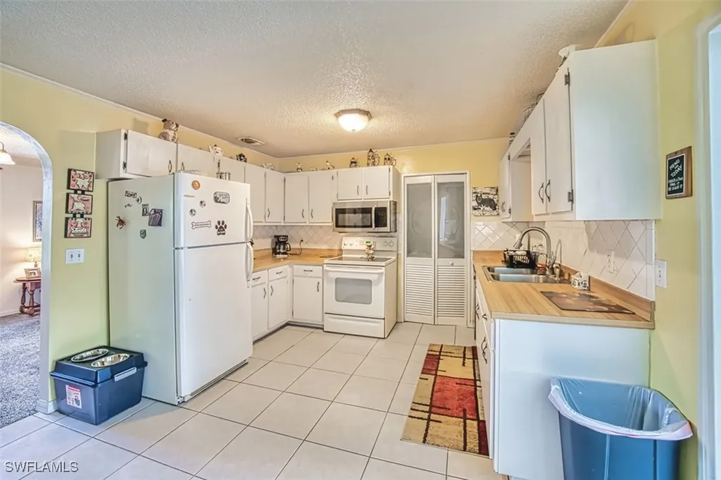 4005 15th Street SW Lehigh Acres FL 33976