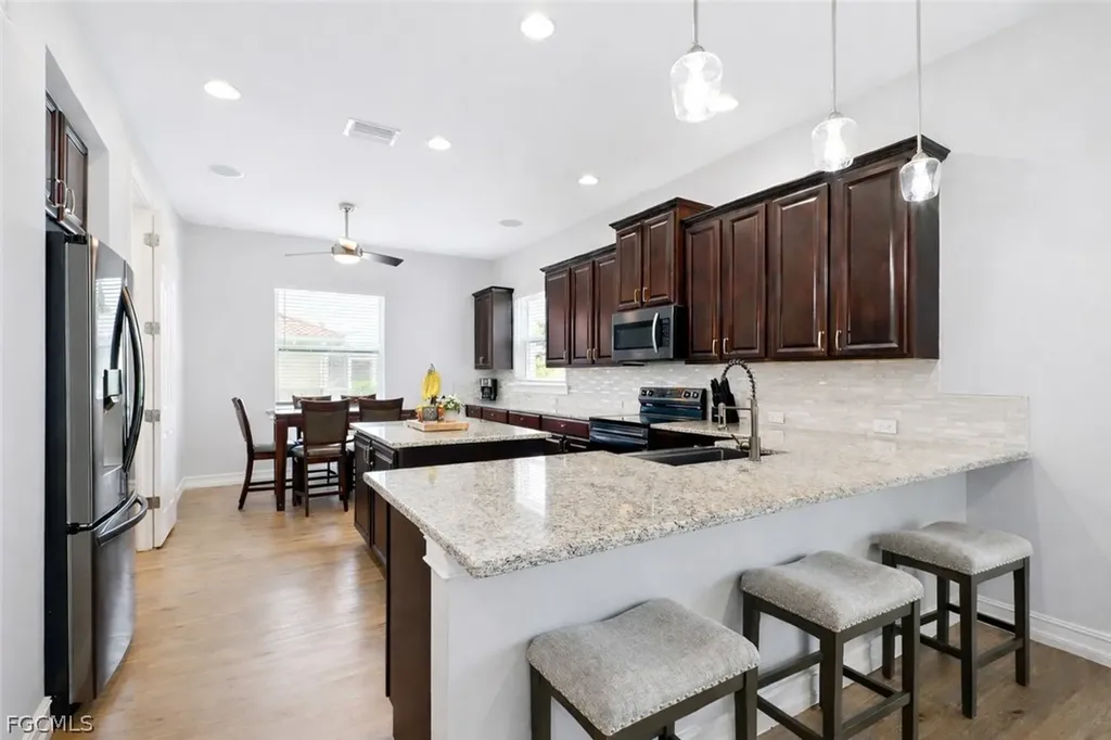 2660 Stonyhill Court Cape Coral FL 33993