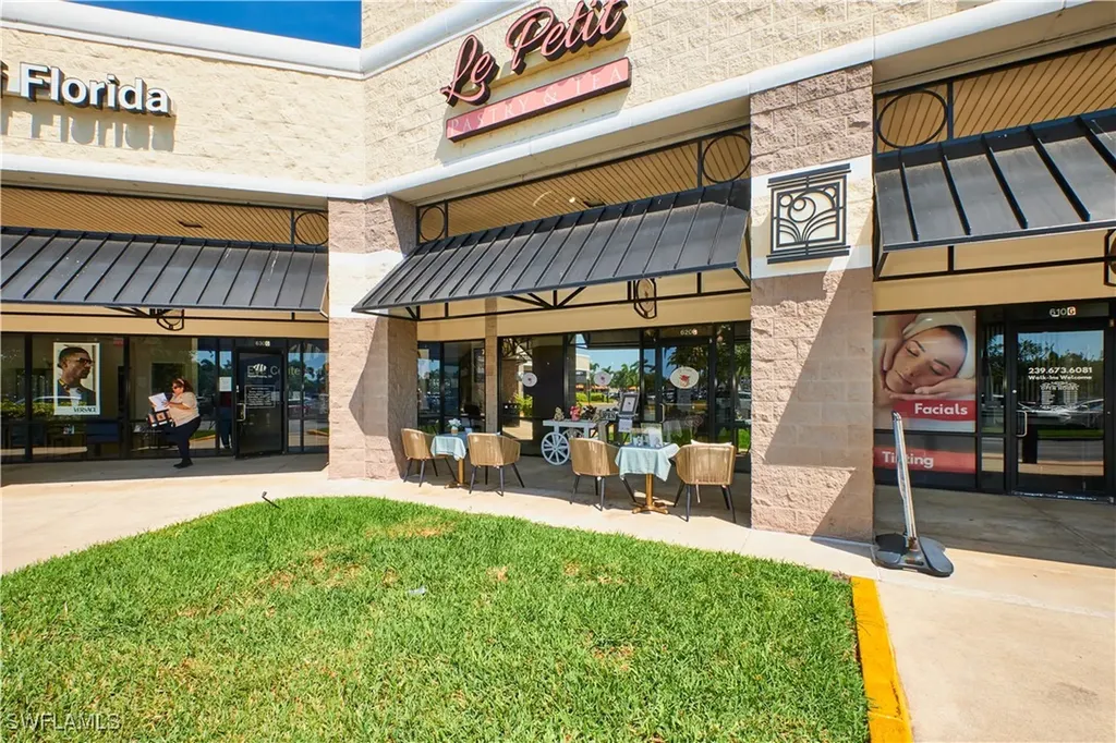 2301 Del Prado Boulevard S Cape Coral FL 33990