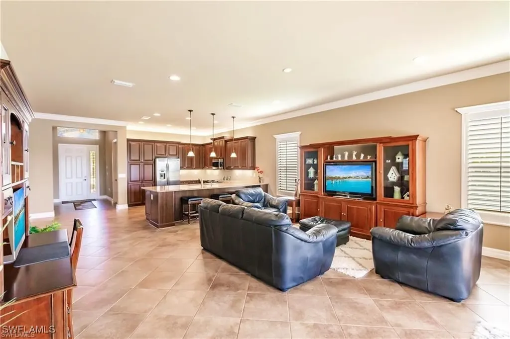 3812 Columbia Court Naples FL 34119