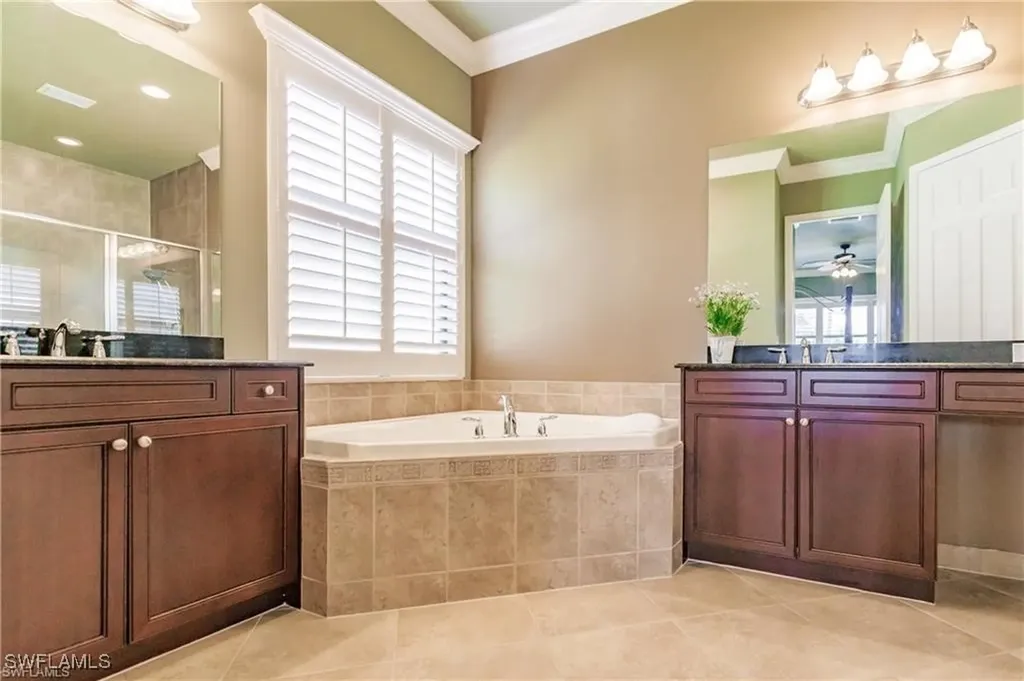 3812 Columbia Court Naples FL 34119