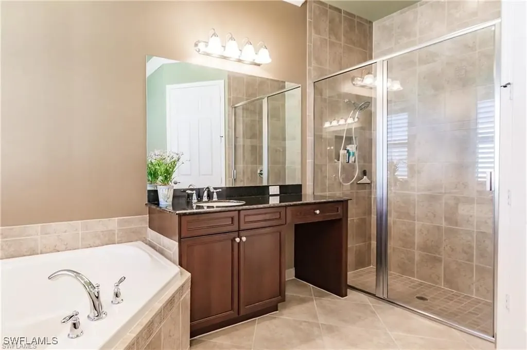 3812 Columbia Court Naples FL 34119