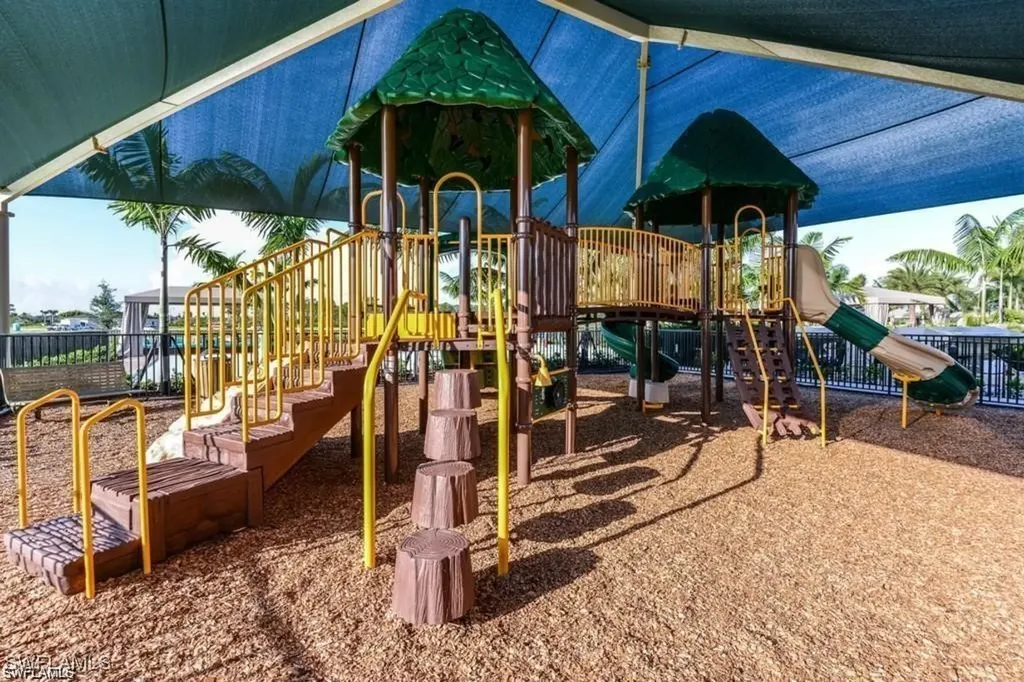 3812 Columbia Court Naples FL 34119