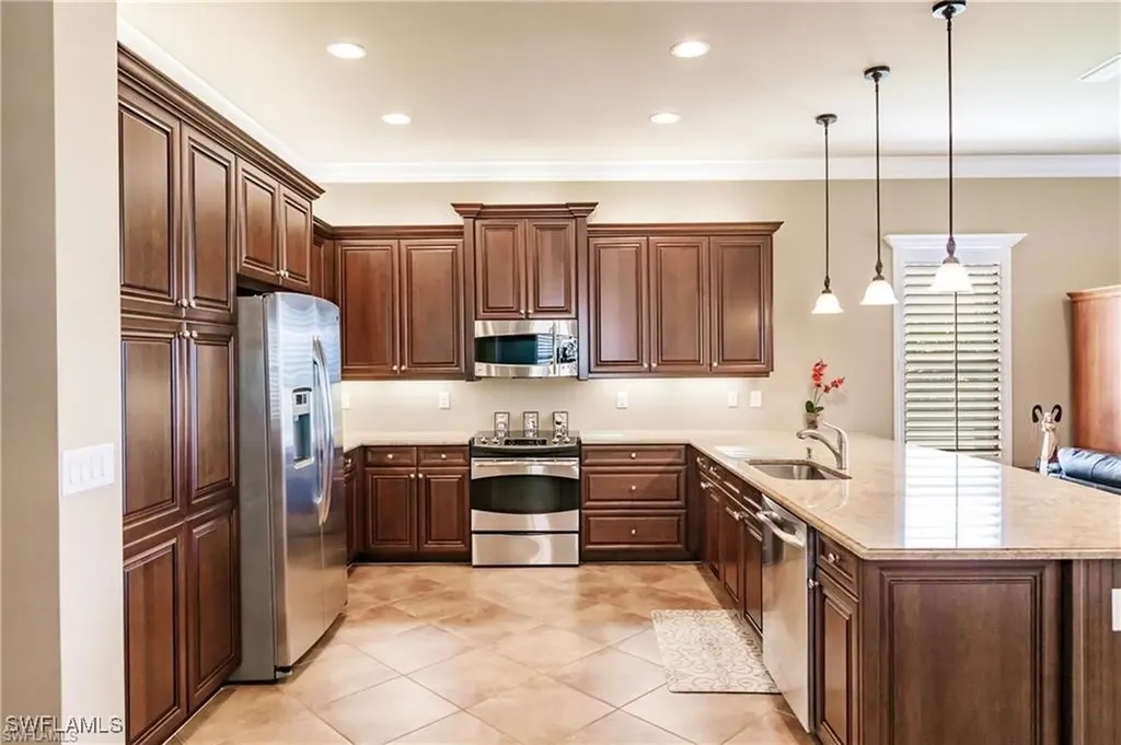 3812 Columbia Court Naples FL 34119